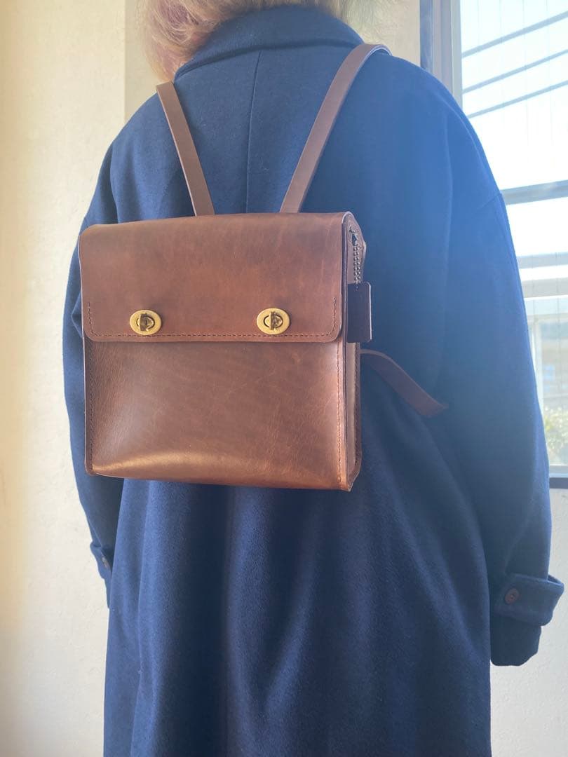 サッチェルバッグ　プルアップ　ブラウンレザー 本革　真鍮ヒネリ錠