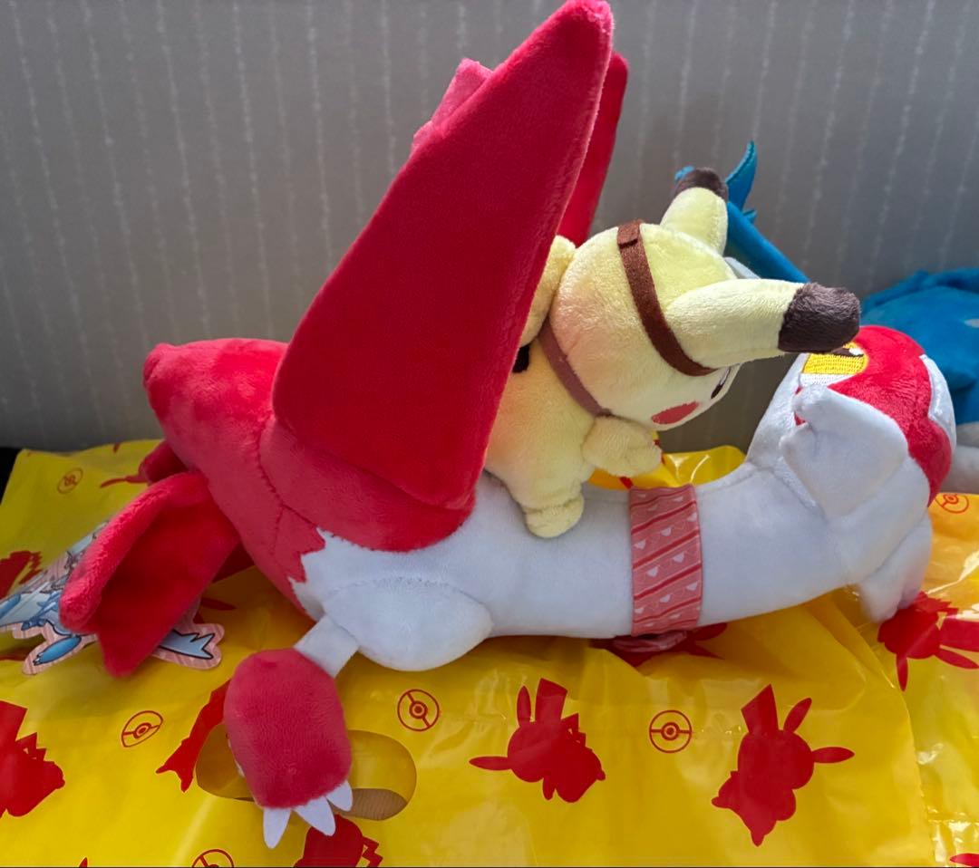 ポケモンセンター ラティオス ラティアスに乗って ピカチュウ ぬいぐるみ