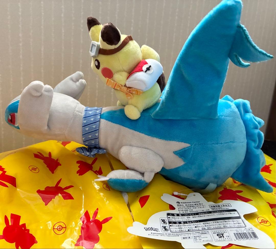 ポケモンセンター ラティオス ラティアスに乗って ピカチュウ ぬいぐるみ