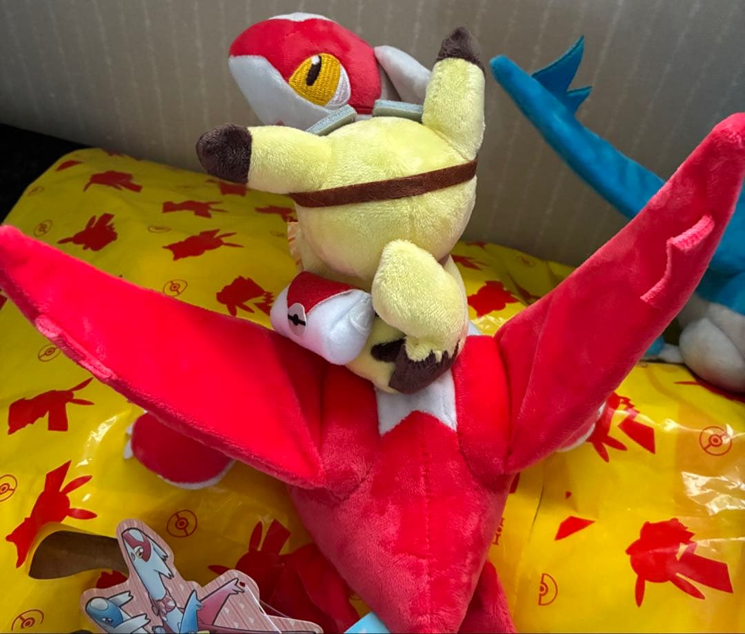 ポケモンセンター ラティオス ラティアスに乗って ピカチュウ ぬいぐるみ