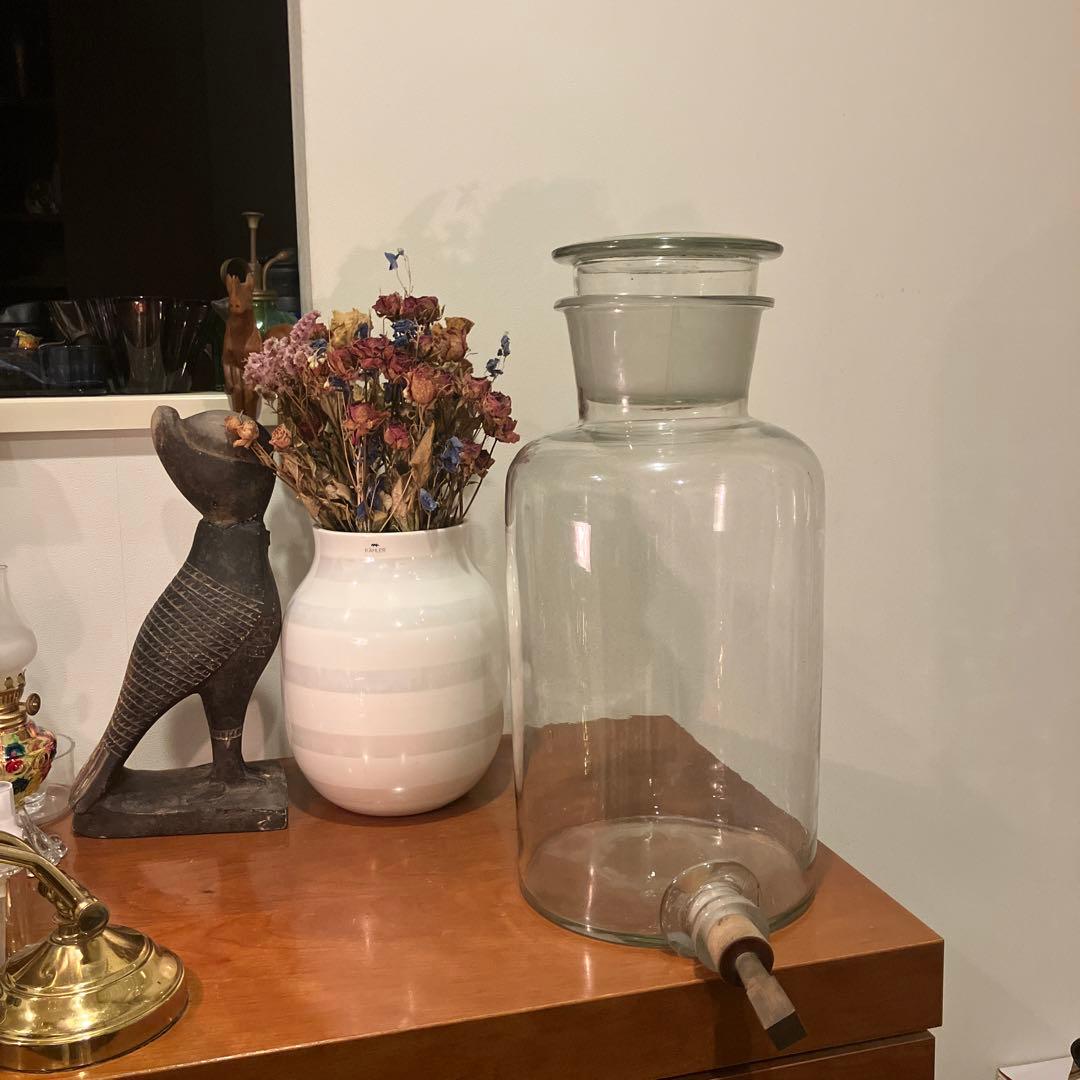 ビンテージ雰囲気抜群でインテリアが映える栓付き薬瓶,花瓶　高さ約40cm特大