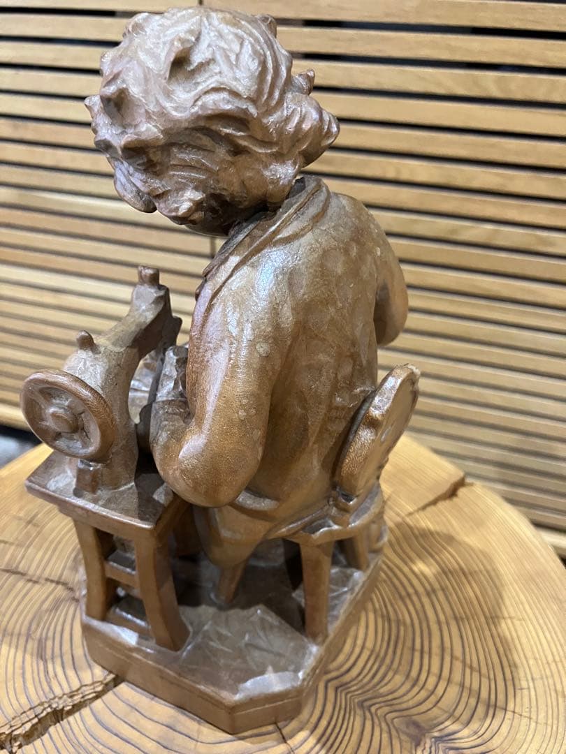 ヴィンテージ　木製オブジェ　旧東ドイツ製　仕立て屋さんと猫