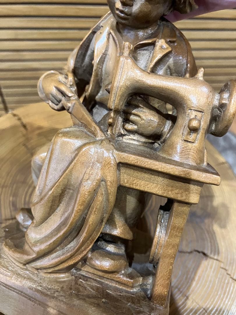 ヴィンテージ　木製オブジェ　旧東ドイツ製　仕立て屋さんと猫