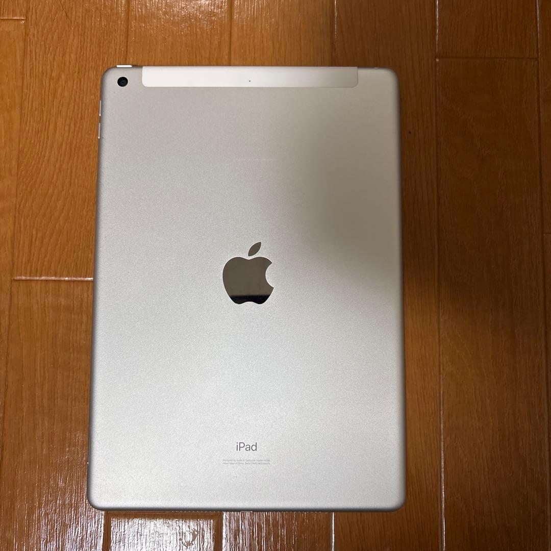 Apple iPad シルバー 本体　第7世代セルラー