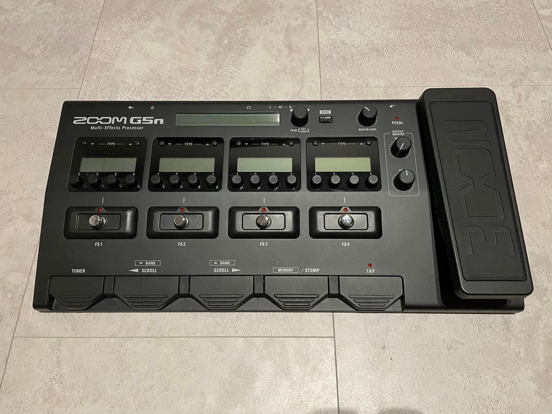 ZOOM G5n マルチエフェクター（ケース付き）