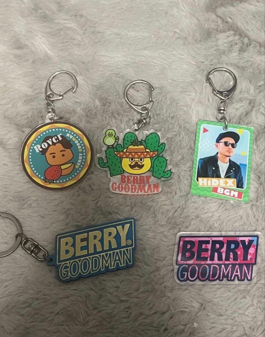 早い者勝ち‼️BERRYGOODMANセット‼️ペンライト、アクキー、ポーチ、銀テ‼️