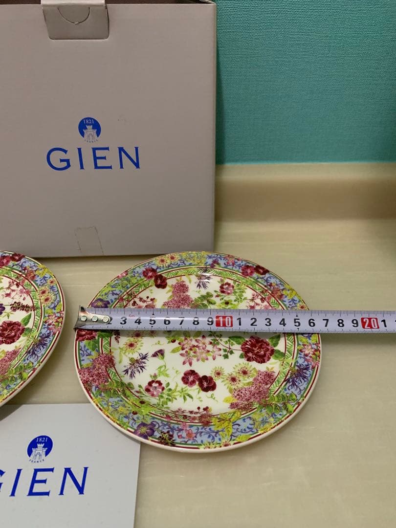 週末特別値引き！Gien 花柄皿 2枚セット 約17cm