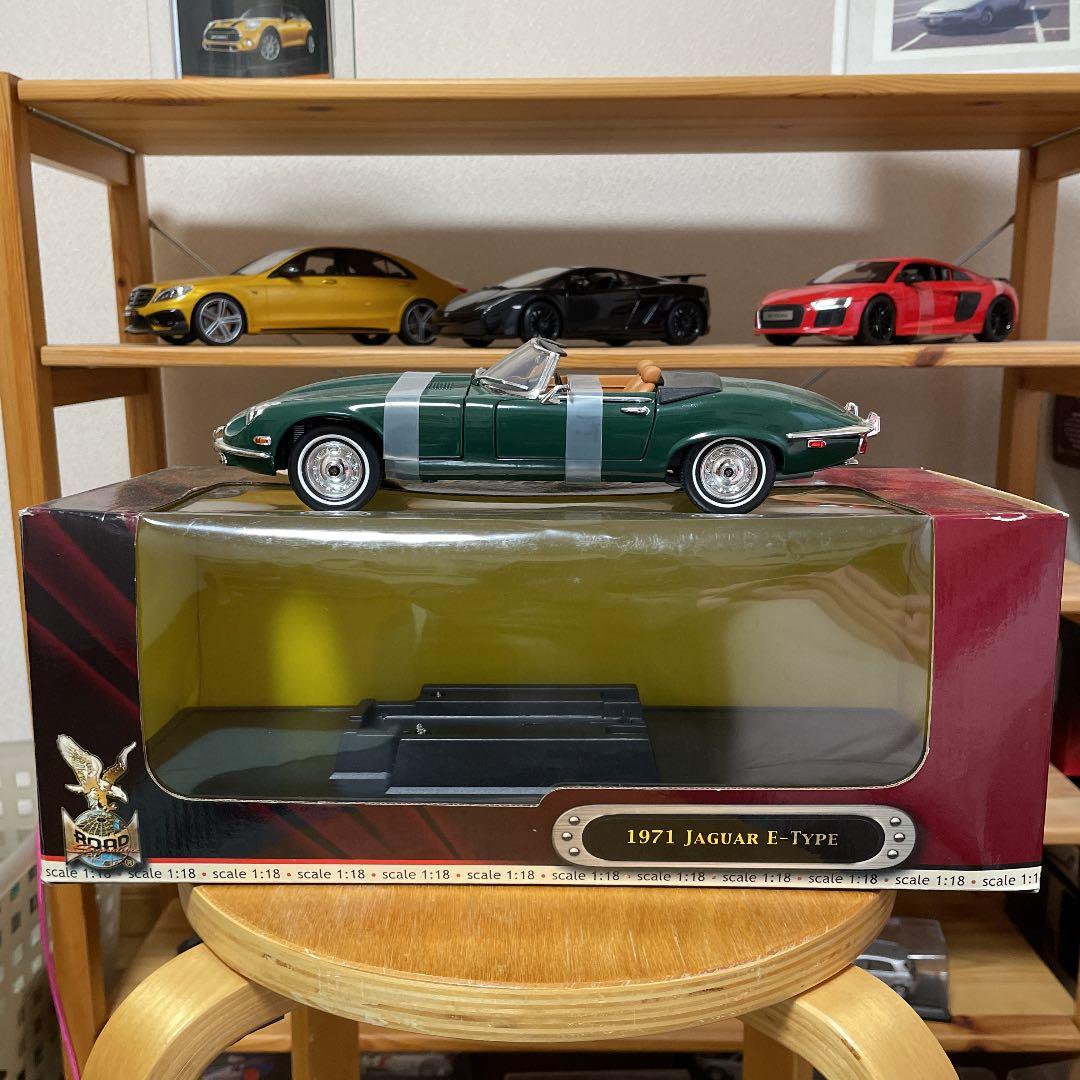 ミニカー 1/18 JAGUAR E-Type