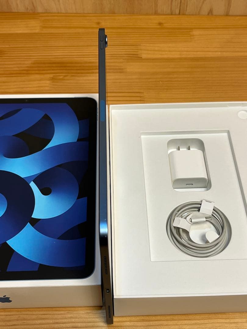 iPad Air ブルー 第5世代Wi-Fi充電器付き