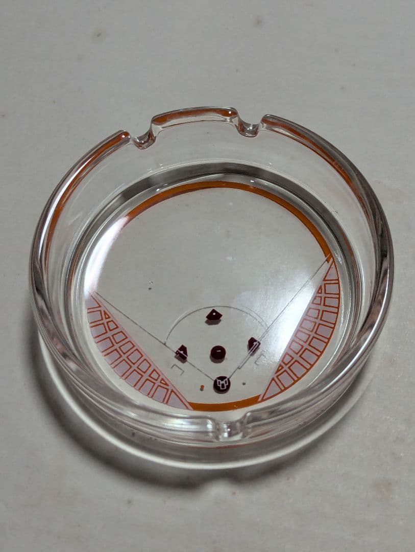 横浜大洋ホエールズ　横浜スタジム　人工芝灰皿