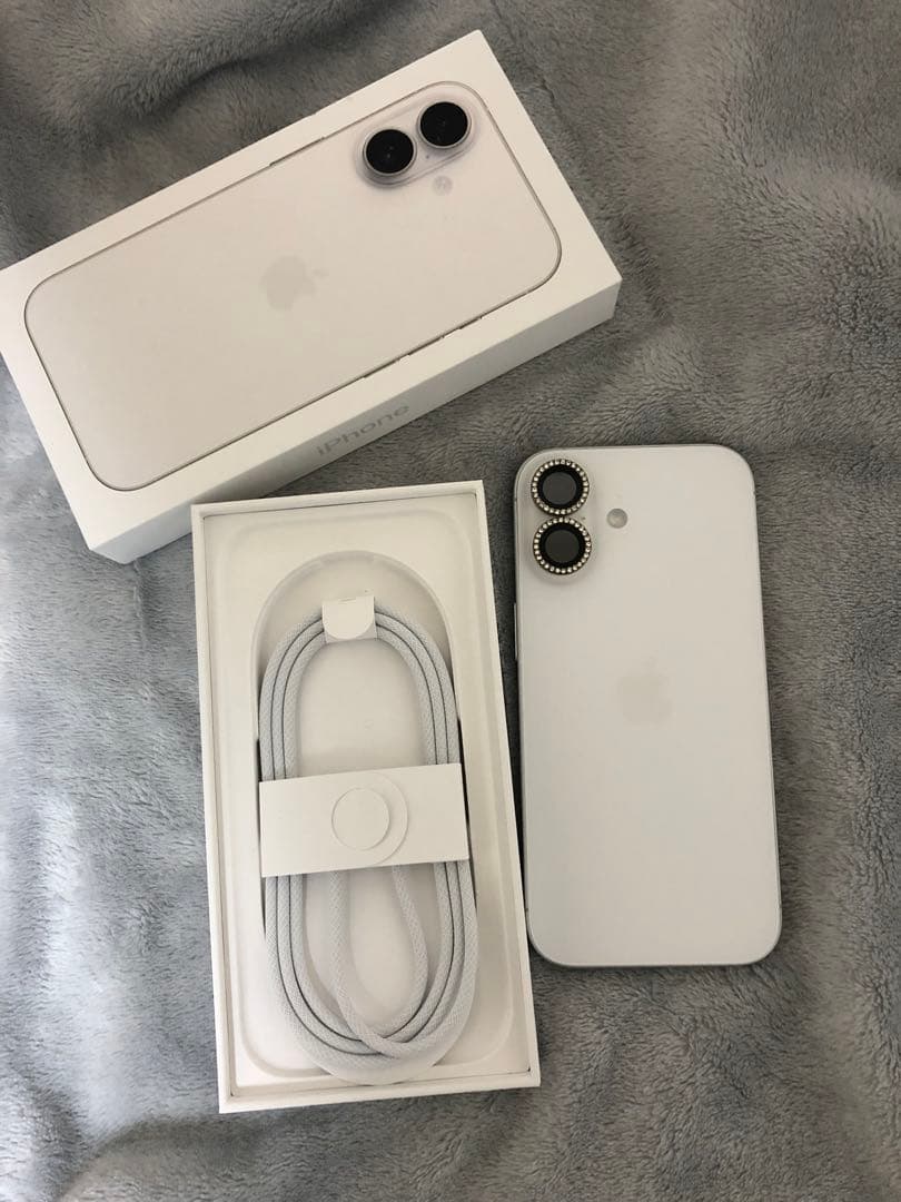 Apple iPhone17ホワイト 充電ケーブル付き