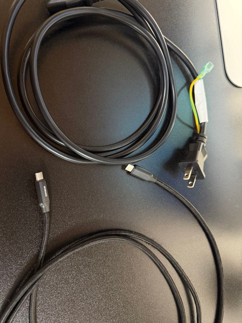 DELL U2720QM 4kモニター 27インチ モニターアーム付き