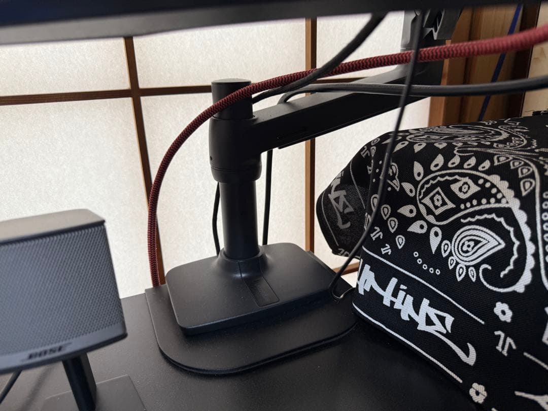 DELL U2720QM 4kモニター 27インチ モニターアーム付き