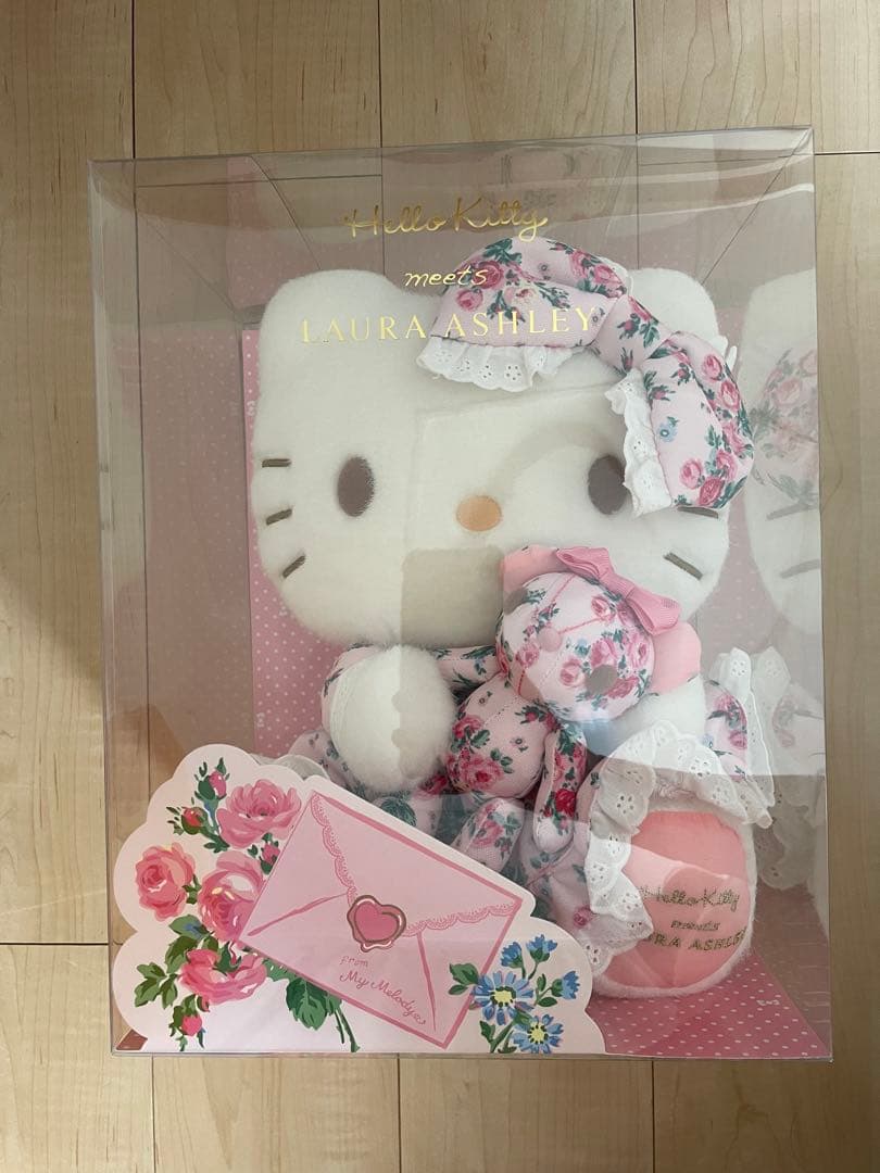 ハローキティ×ローラ・アシュレイ ぬいぐるみ