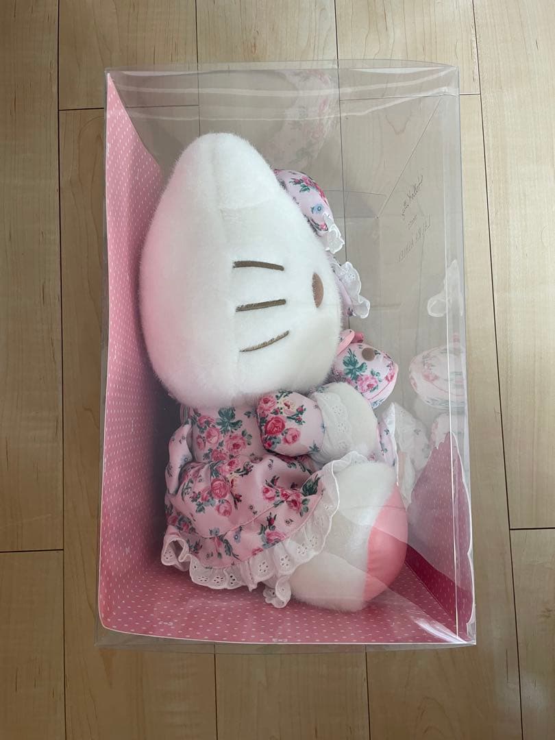 ハローキティ×ローラ・アシュレイ ぬいぐるみ