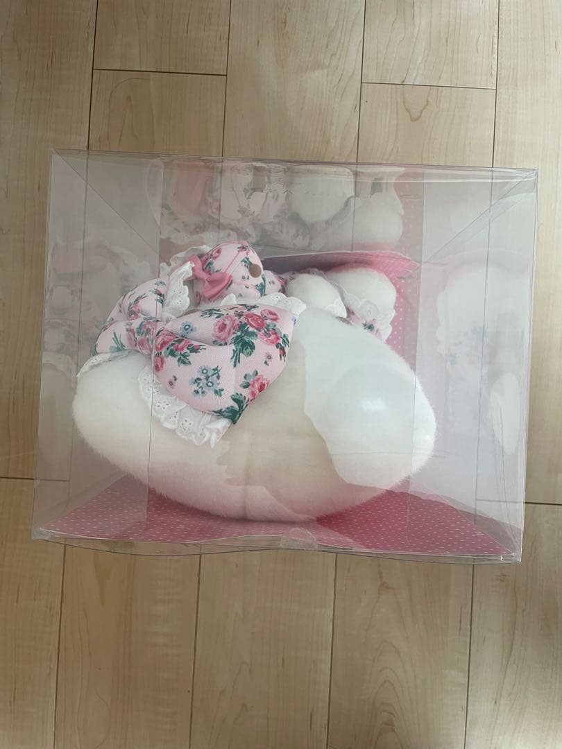 ハローキティ×ローラ・アシュレイ ぬいぐるみ