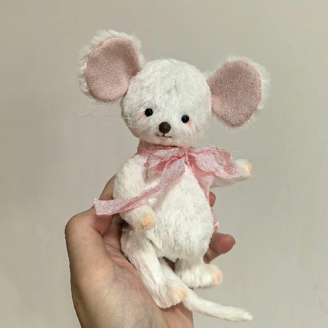 ピンクお耳のネズミちゃん 海外作家様 ハンドメイド テディベア ぬいぐるみ
