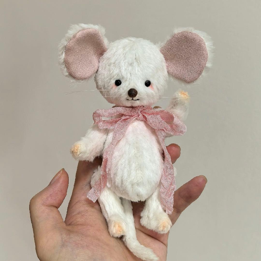 ピンクお耳のネズミちゃん 海外作家様 ハンドメイド テディベア ぬいぐるみ