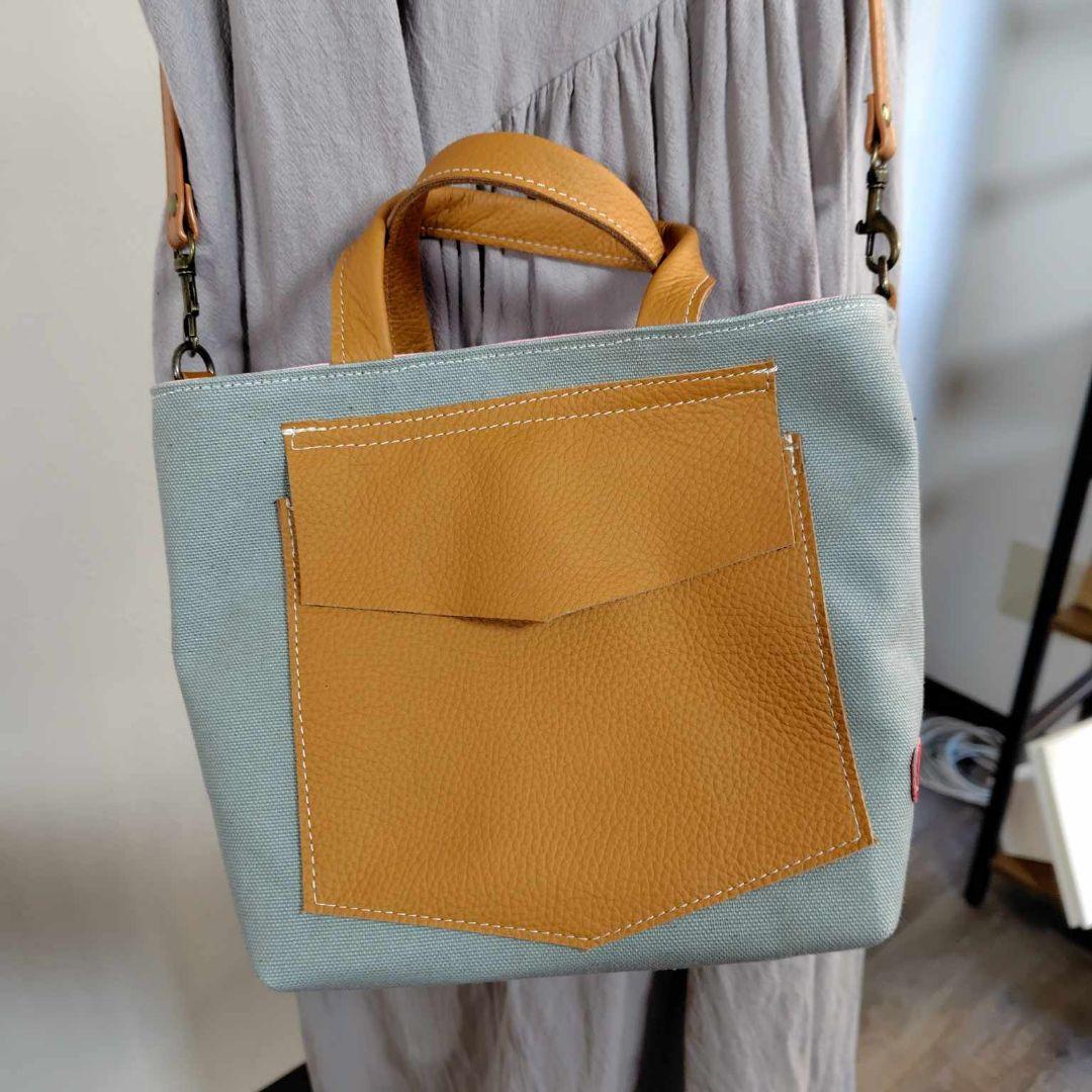 【SALE】ミナペルホネン/カケラパッチ/しきりトートSサイズグレイ/本革キャメ