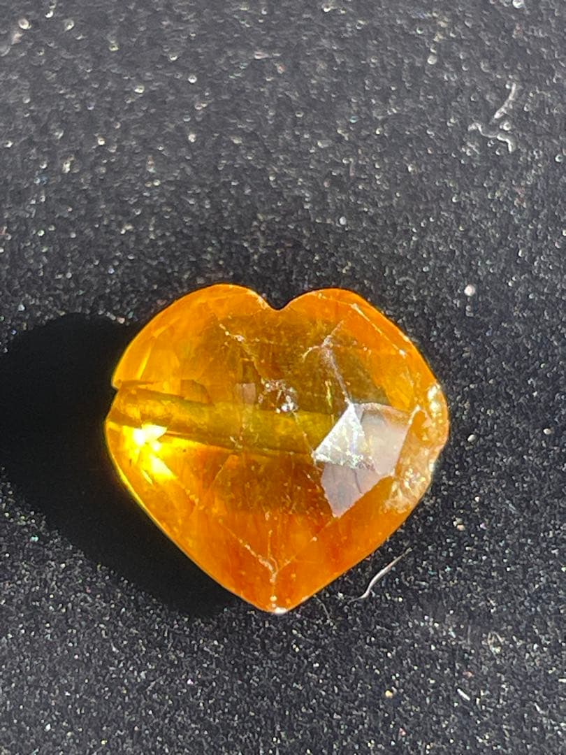 天然石　ハート型イエローサファイア　12㎜　ルース