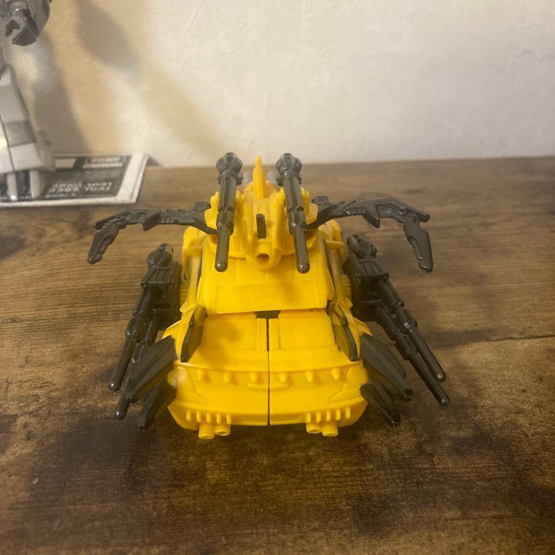 トランスフォーマー　AM05メガトロン　ハンターバンブルビー　フィギュア