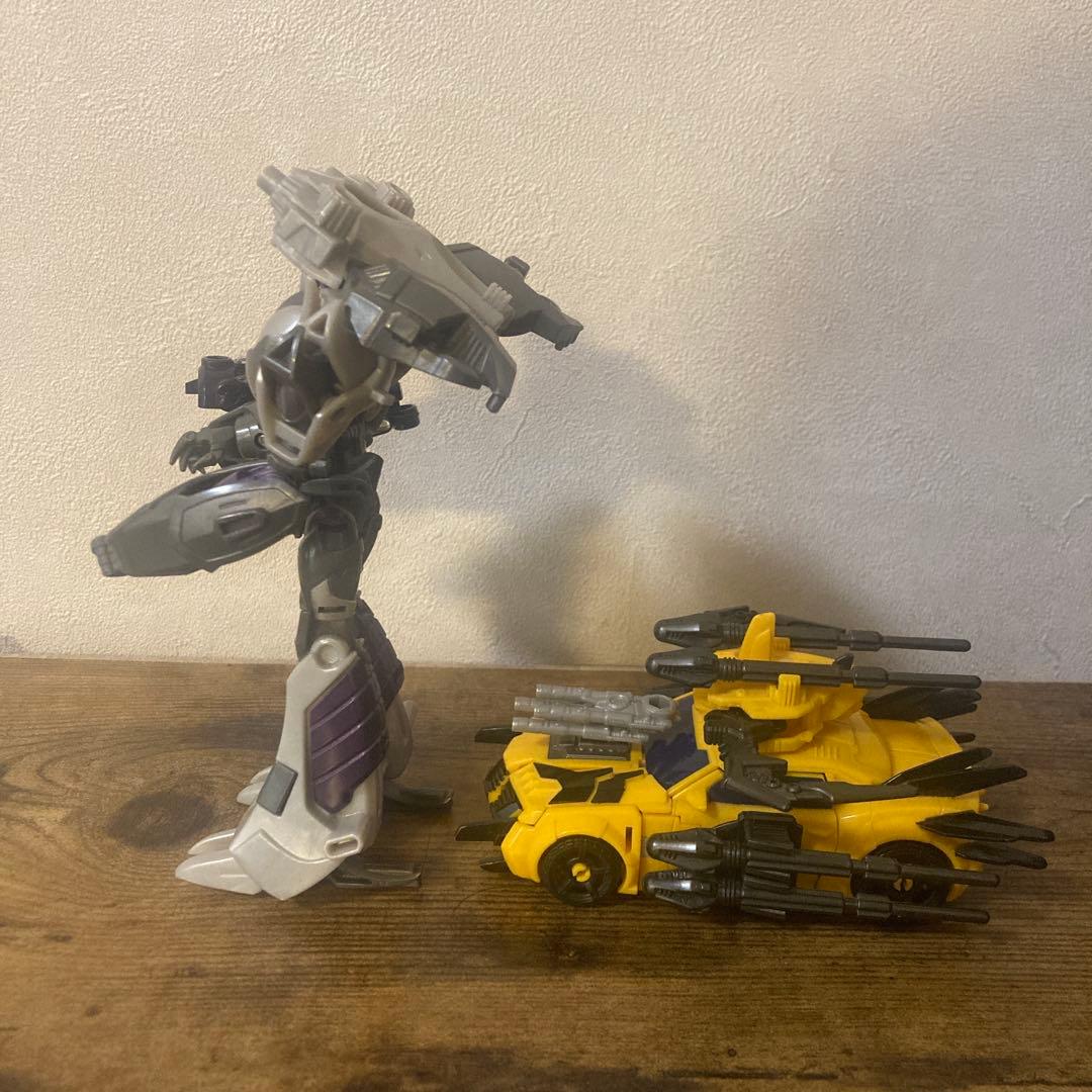 トランスフォーマー　AM05メガトロン　ハンターバンブルビー　フィギュア