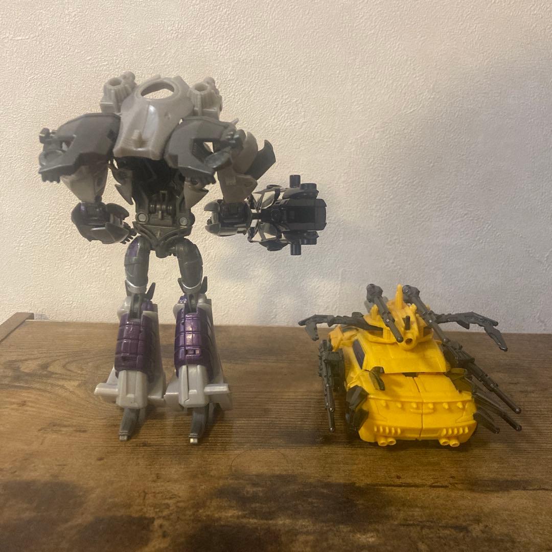 トランスフォーマー　AM05メガトロン　ハンターバンブルビー　フィギュア