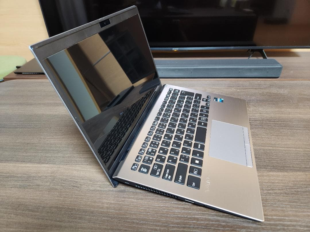 ほぼ未使用 VAIO SX14 i7-1360P 16GB タッチ液晶 LTE