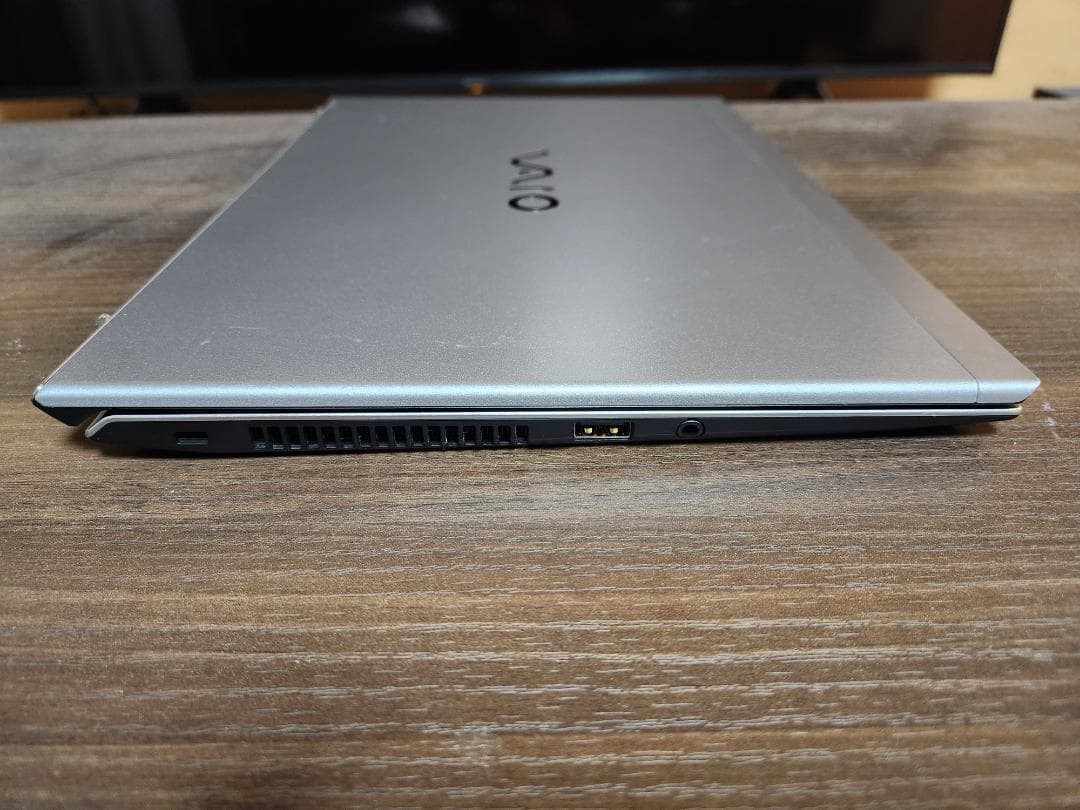 ほぼ未使用 VAIO SX14 i7-1360P 16GB タッチ液晶 LTE