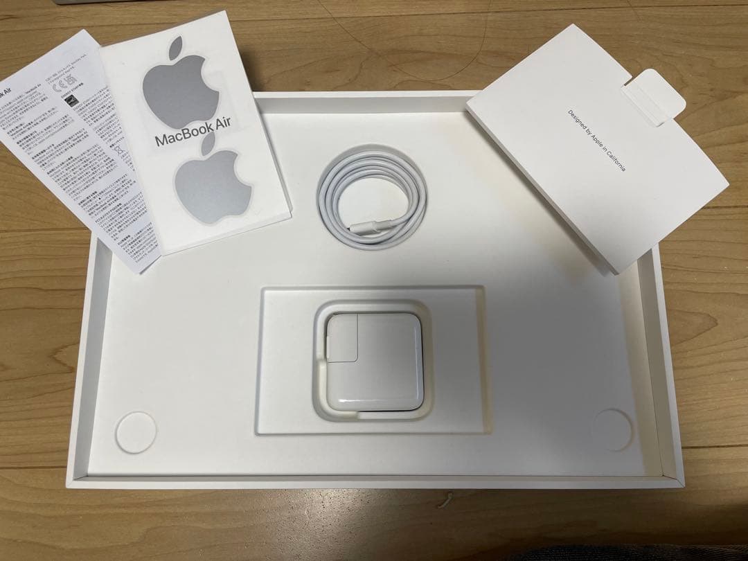 【バッテリー100%】【付属品完備】MacBook Air M1