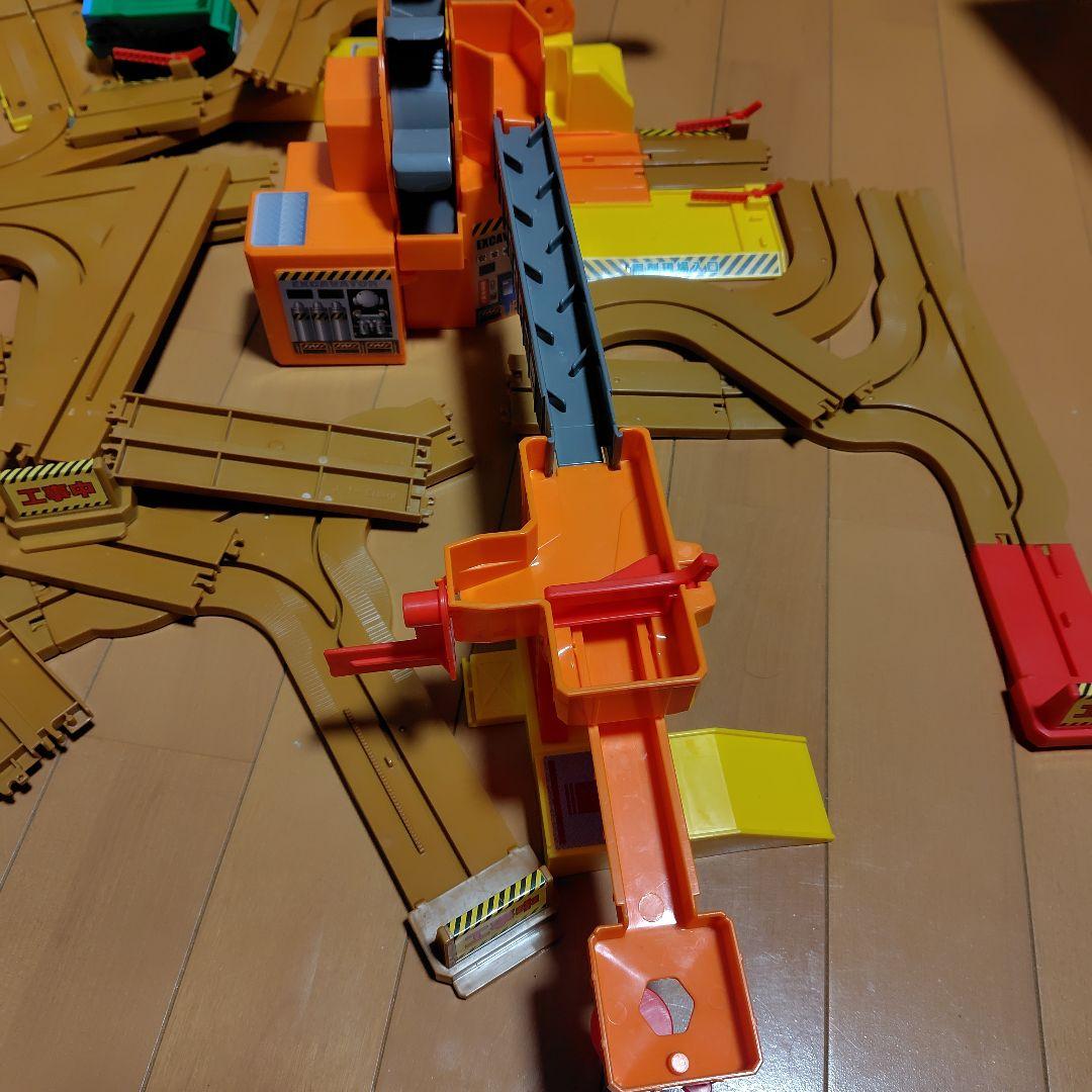 タカラトミー トミカ トミカローダー 回転バケット工事現場、まとめ売り