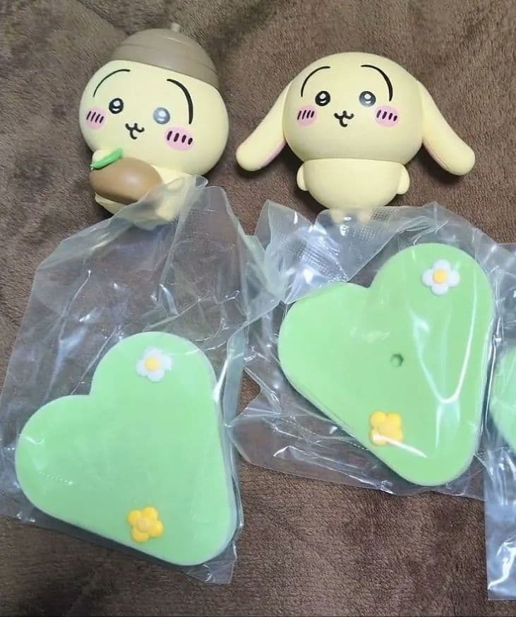 ちいかわ　うさぎだらけフィギュア　垂れ耳　ハサミ　どんぐりDJ　　オマケ付き