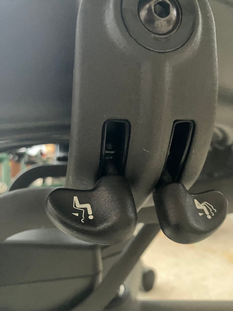 Herman Miller アーロンチェア AE123AWB クラシック可動肘