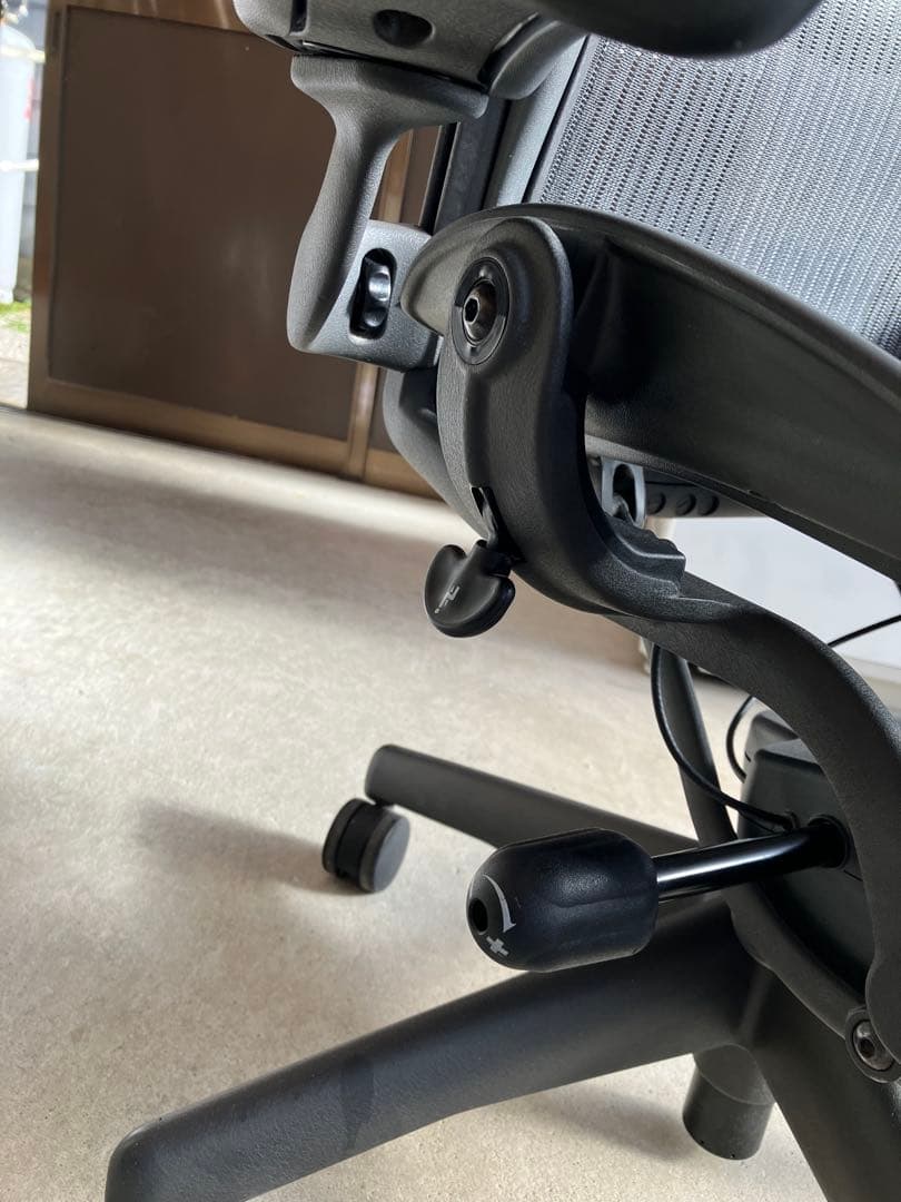 Herman Miller アーロンチェア AE123AWB クラシック可動肘