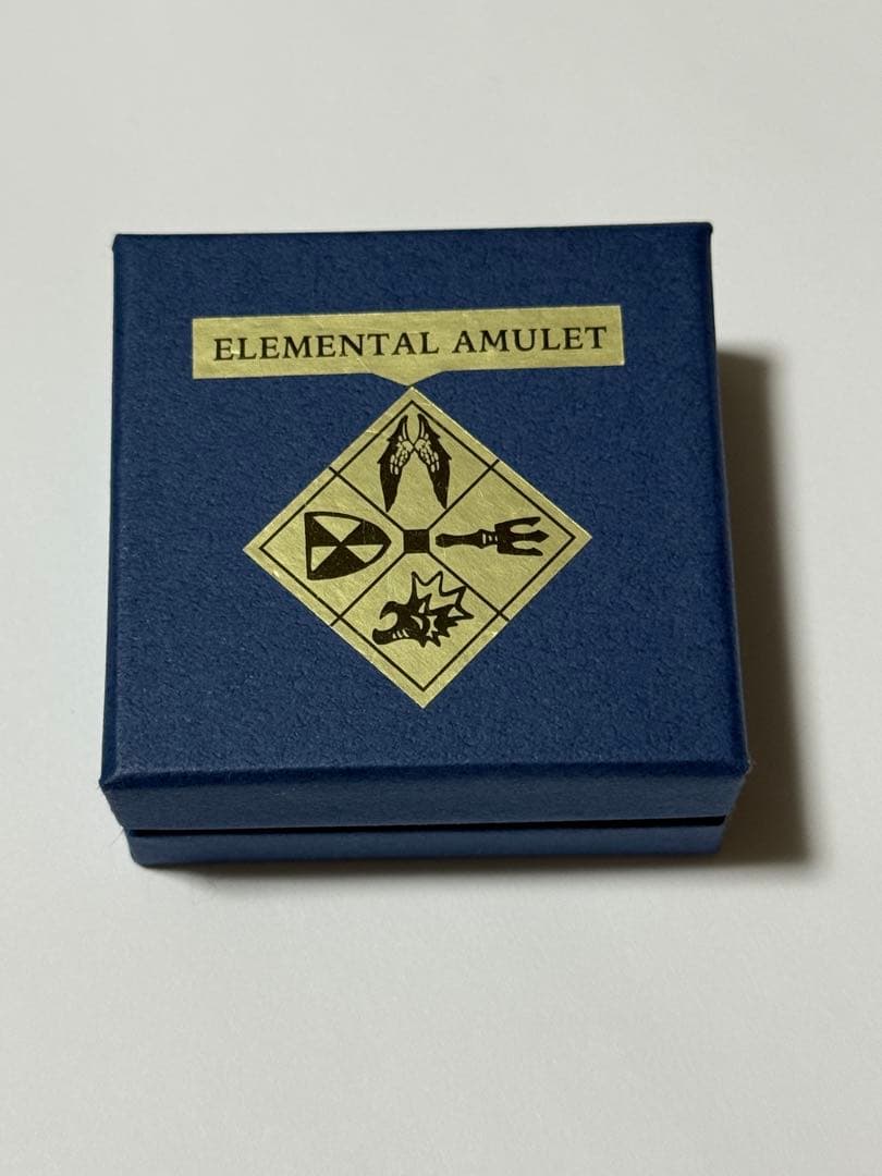 【希少・完売品】生みたて卵屋 4大精霊の護符：シルフ 天然貝彫刻ペンダント