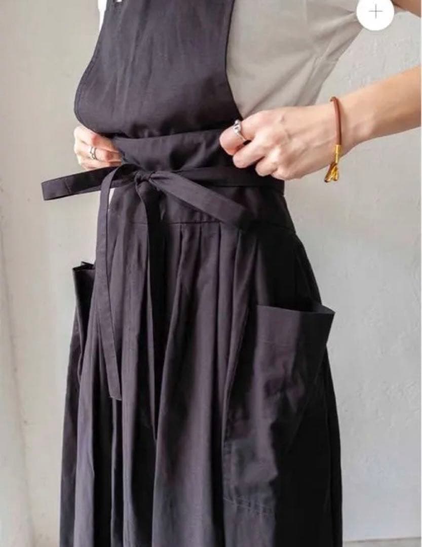 【sara BY RIS 】Flare design エプロン　黒