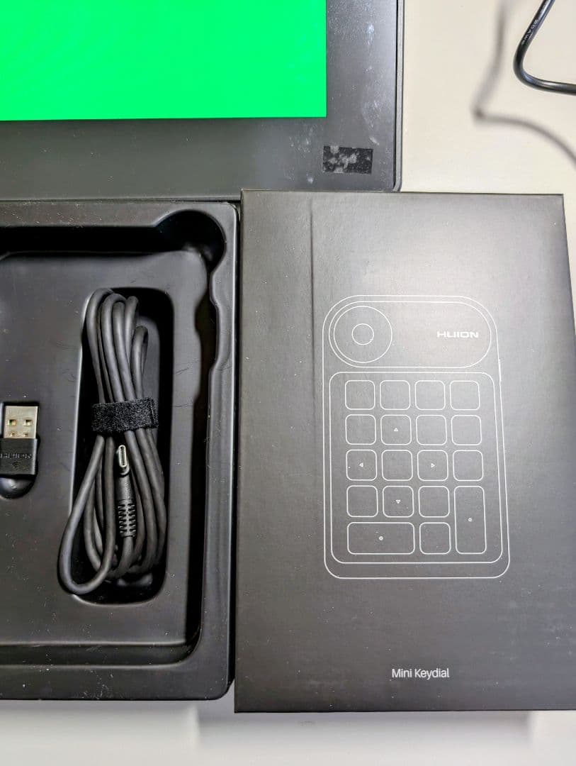 HUION Kamvas Pro 24 (4K) ペンタブレット本体 USED