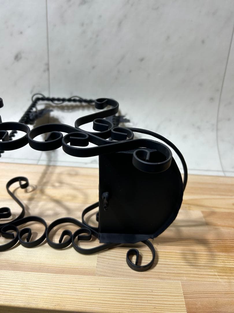 アンティーク・レトロな雰囲気が魅力の、アイアン製 ぶどうモチーフ　置物