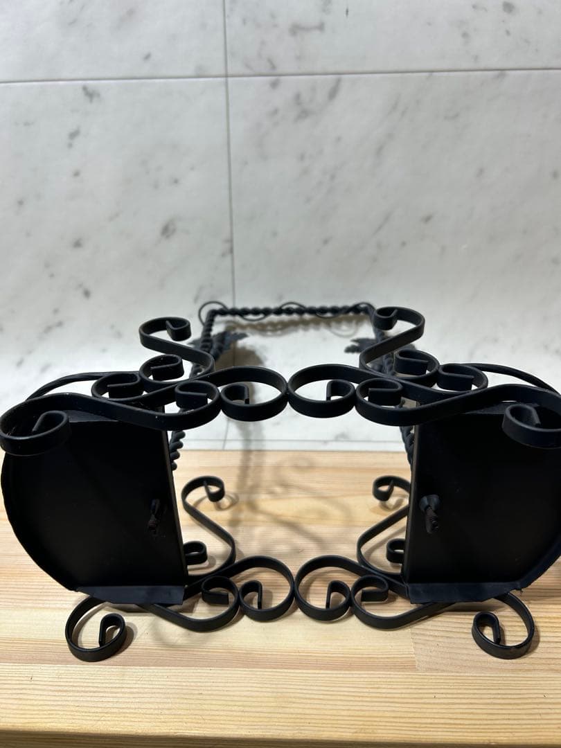 アンティーク・レトロな雰囲気が魅力の、アイアン製 ぶどうモチーフ　置物