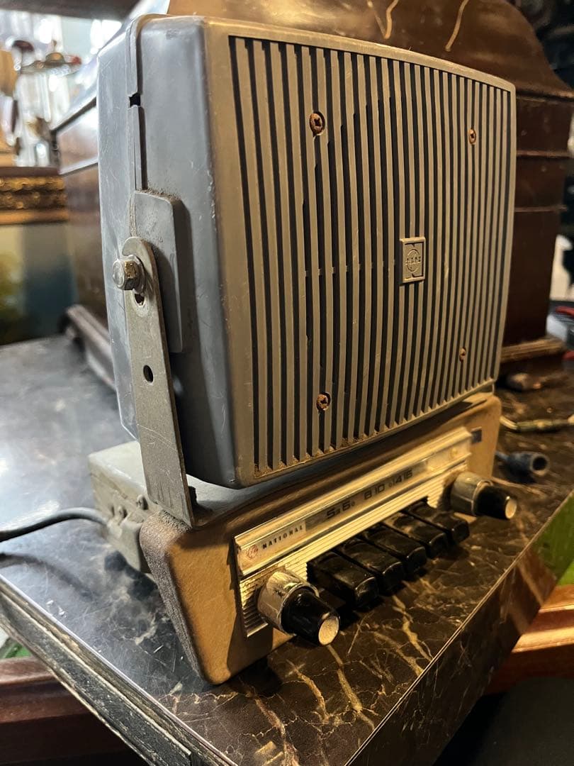 昭和レトロカーラジオ、カーラジオ、ナショナルカーラジオ、旧車ラジオ 旧車外付