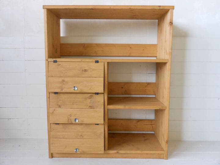 ハンドメイド パタパタ扉のかわいいシェルフ  飾り棚 本棚 ナチュラル 手作り