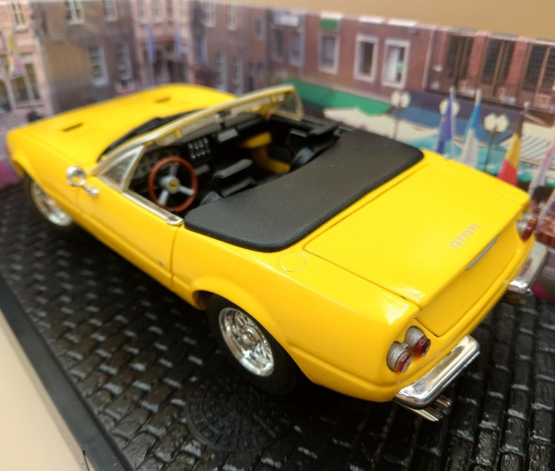 1/18 フェラーリ 365GTS/4 デイトナ・スパイダー イエロー ミニカー