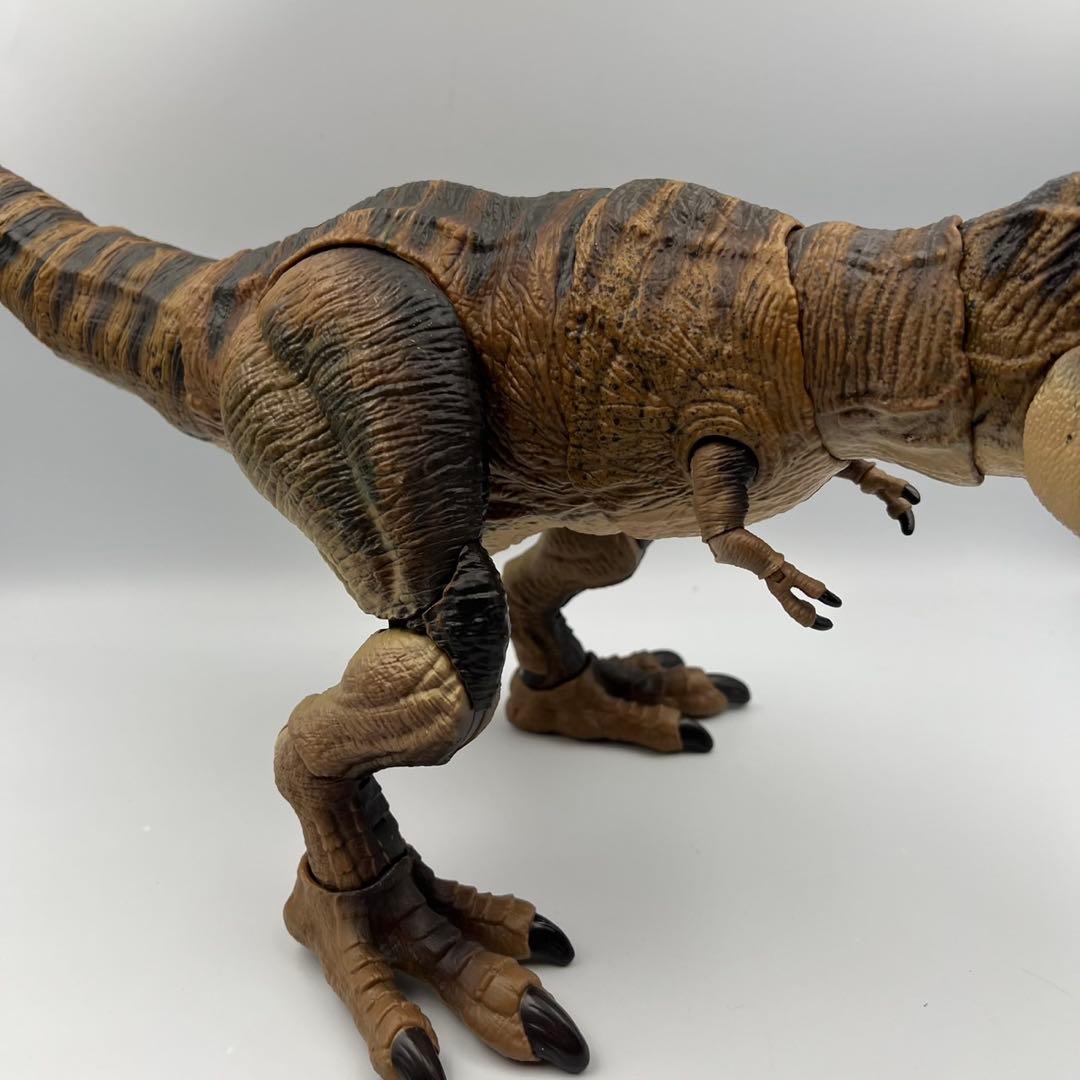 ジュラシックパーク　ワールド　フィギュア　恐竜　化石　ティラノサウルス