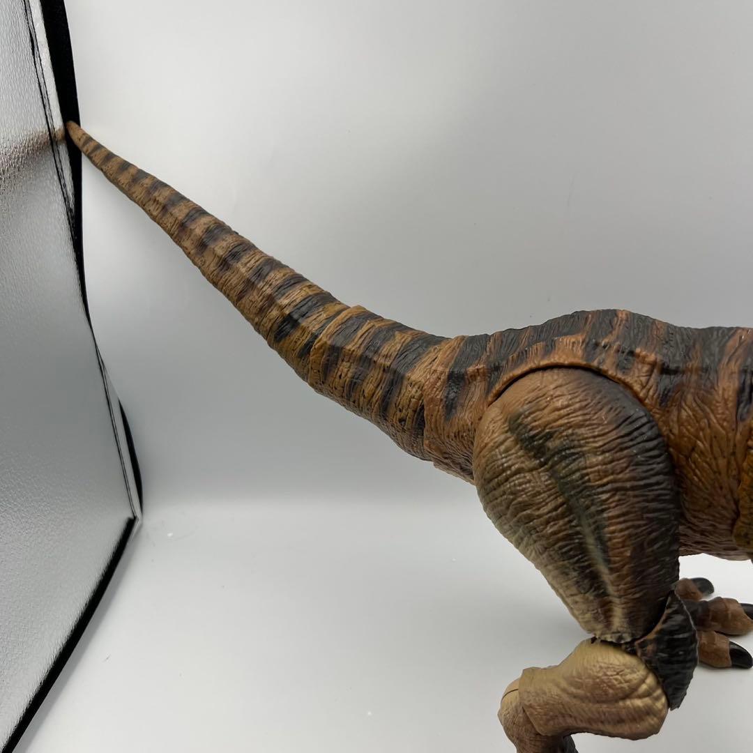 ジュラシックパーク　ワールド　フィギュア　恐竜　化石　ティラノサウルス