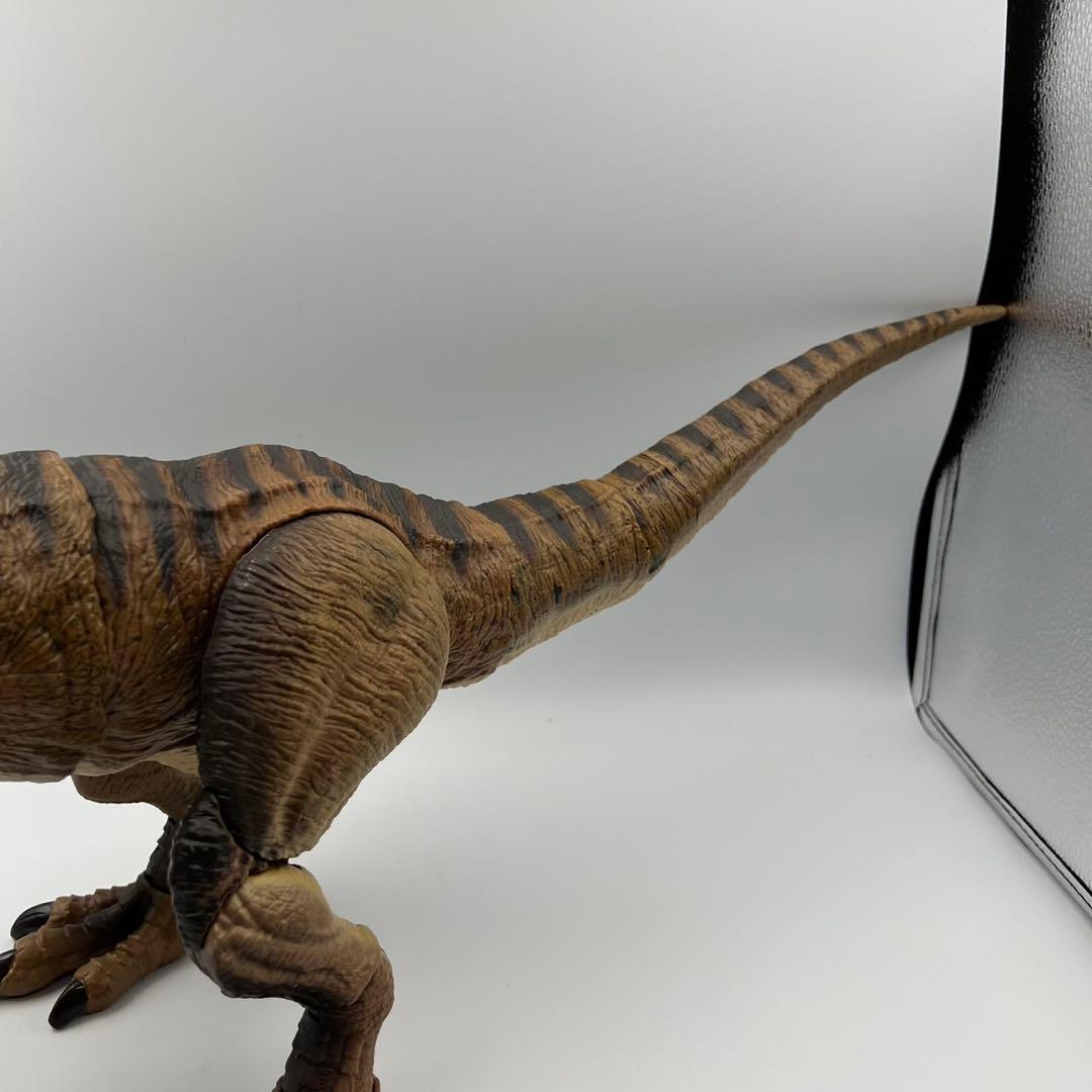 ジュラシックパーク　ワールド　フィギュア　恐竜　化石　ティラノサウルス