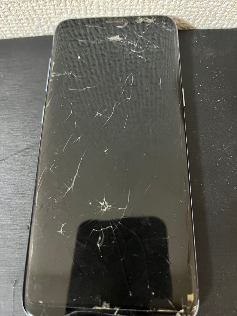 Galaxy スマートフォン 本体 ひび割れあり