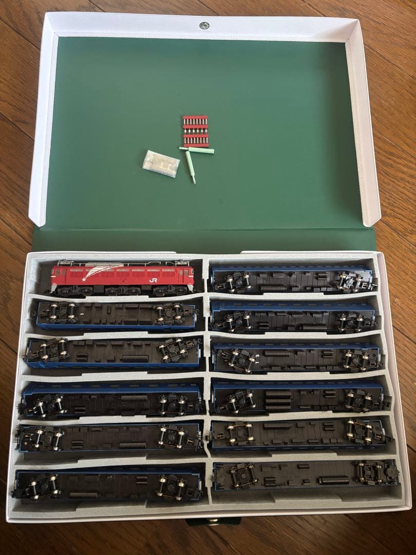 ジャンク　EF81 24系金帯客車11両