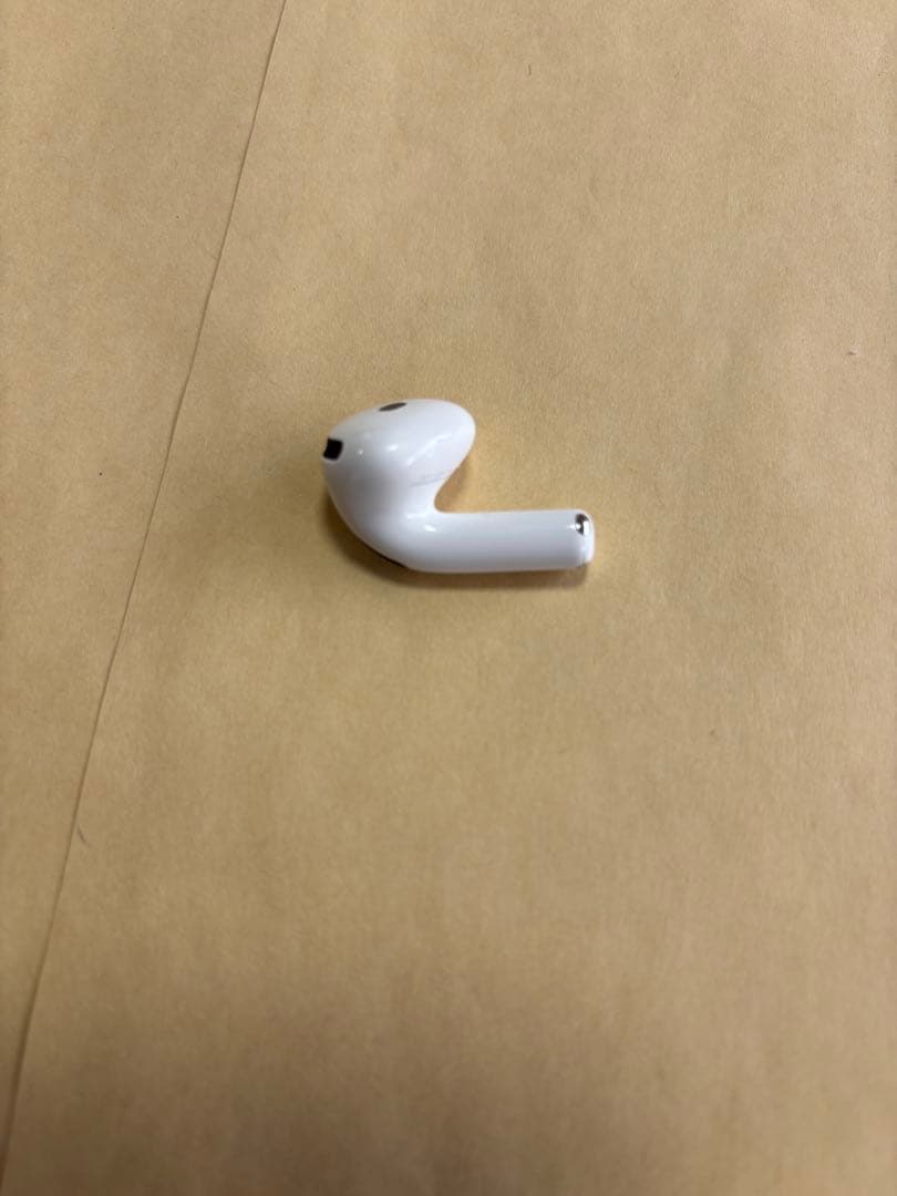 【中古】AirPods（第4世代）　ノイキャン付き