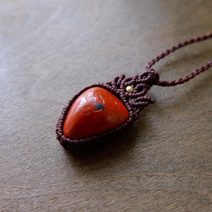 レッドジャスパー（インド産）マクラメペンダント 男女兼用可アクセサリー 3819
