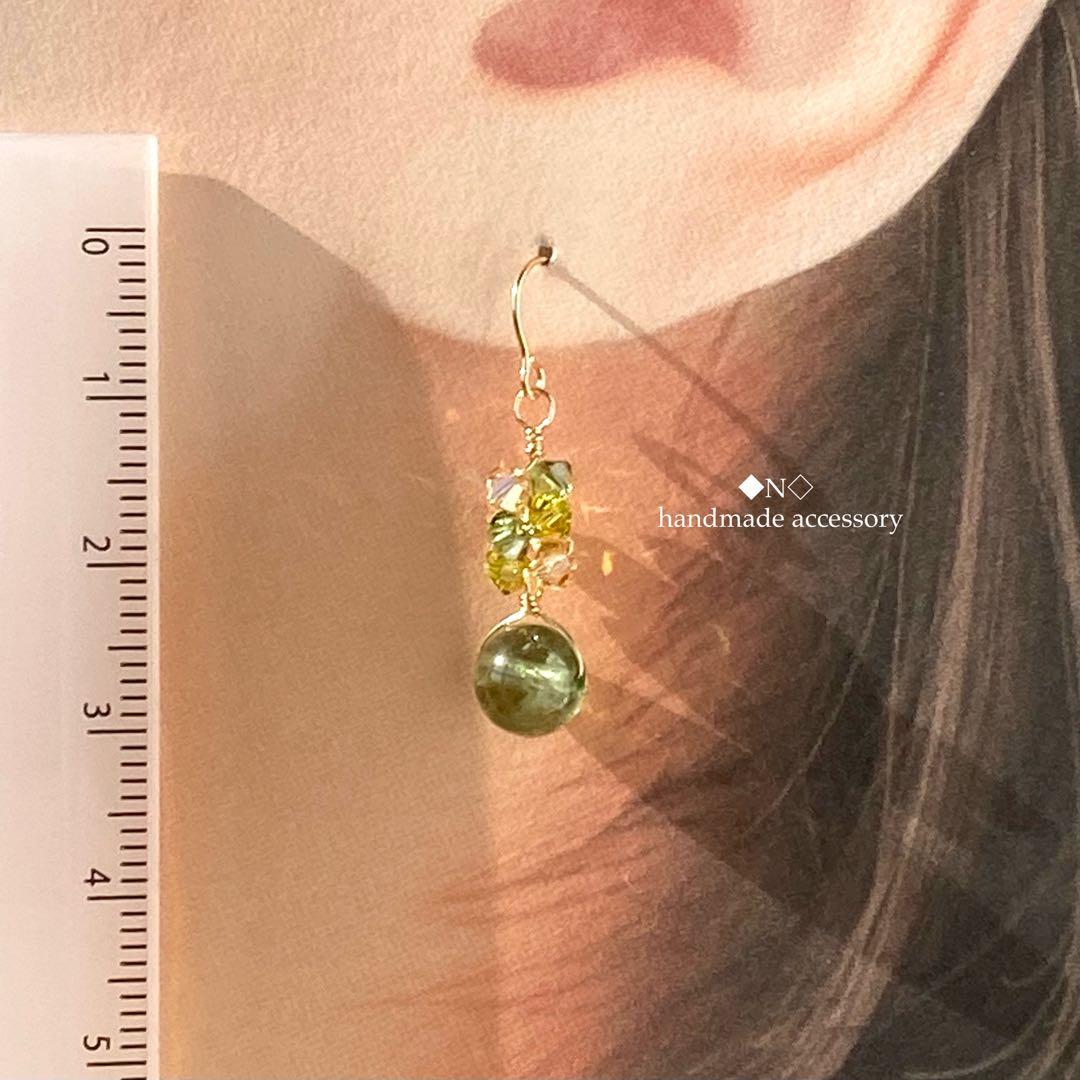 14kgf グリーンアパタイトのピアス スワロフスキー・クリスタルの煌めき